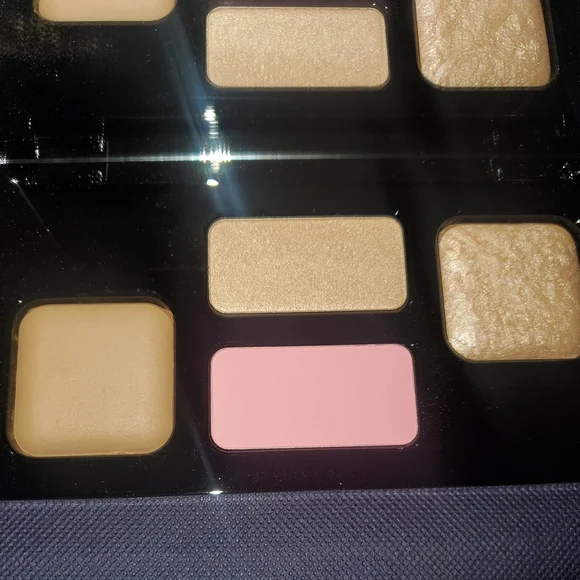 *2 Piece Set* IL MAKIAGE High Point Palette Light, And Gloss - Picture 6 of 7